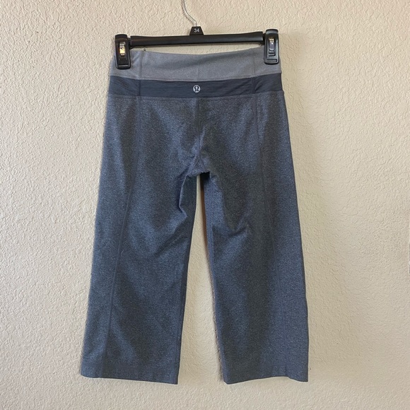 Lululemon Athletica Grey Groove Crop Yoga Pants Size 4 - Picture 6 of 8